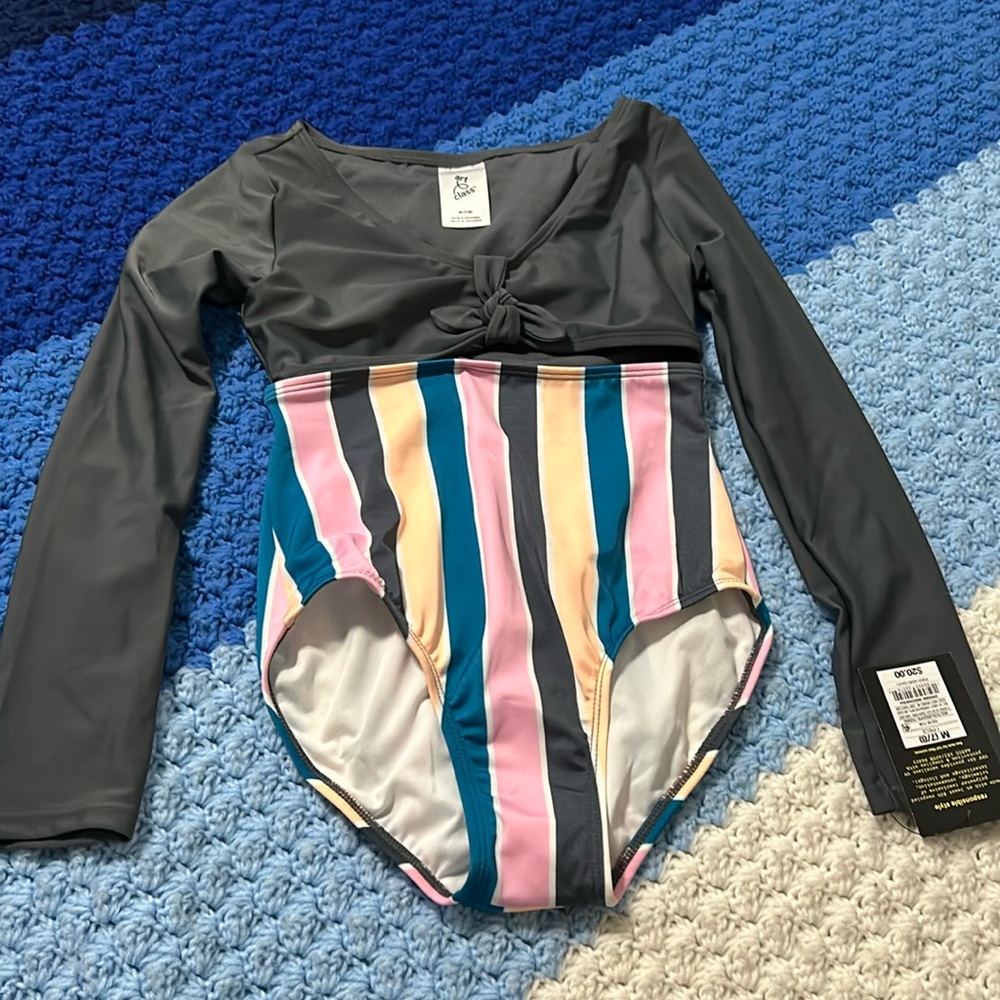 NWT Art Class Gray with Stripes One Piece Girls Bathing Suit- Size M (7/…